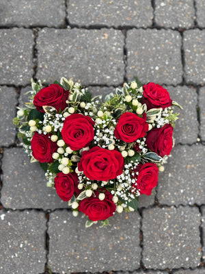 Closed Heart Loose Flower Tribute